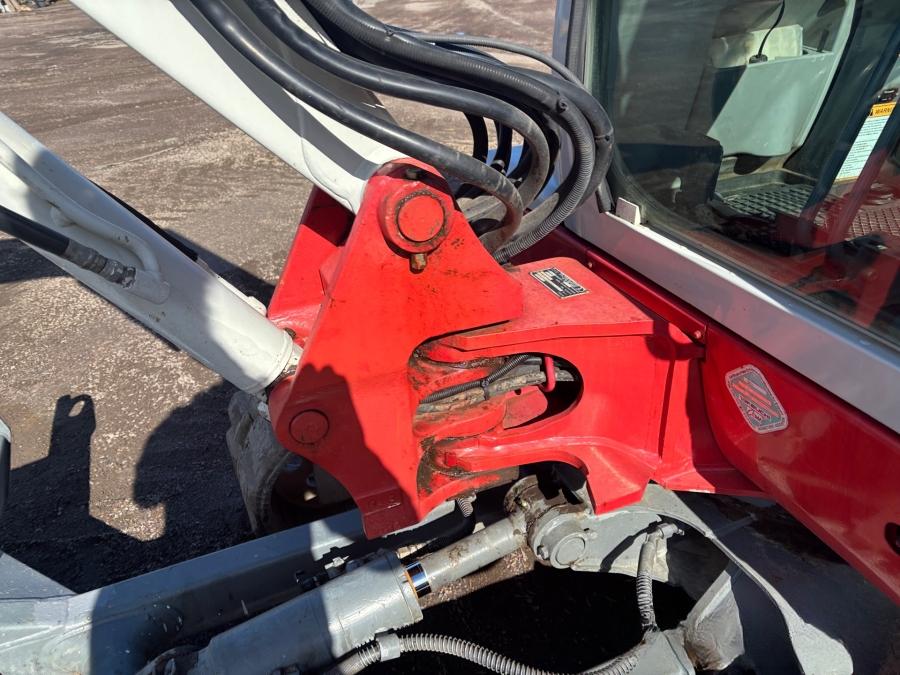 Mini pelles Takeuchi TB235 avec de nombreux outils – Image 36