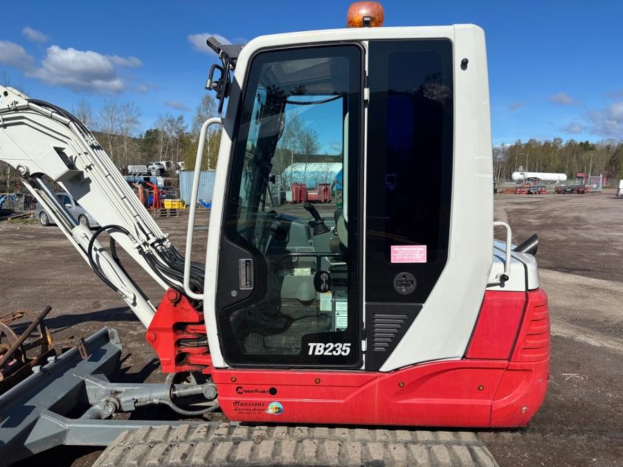 Mini pelles Takeuchi TB235 avec de nombreux outils – Image 33