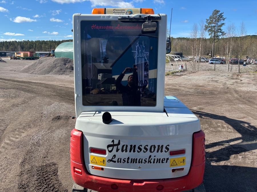 Mini pelles Takeuchi TB235 avec de nombreux outils – Image 32