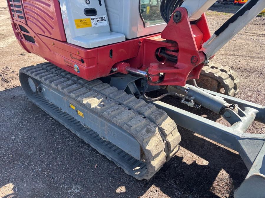 Mini pelles Takeuchi TB235 avec de nombreux outils – Image 27