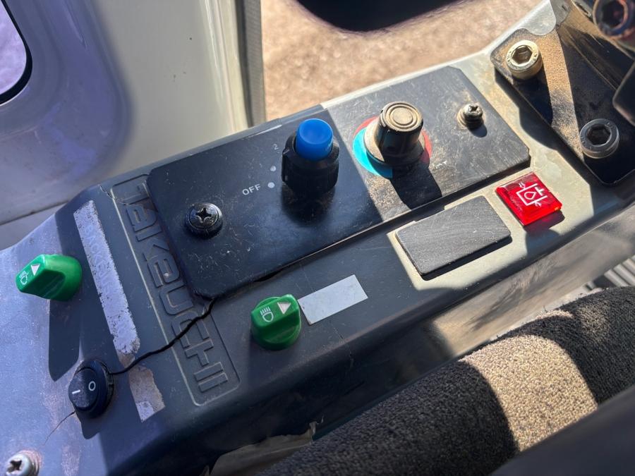 Mini pelles Takeuchi TB235 avec de nombreux outils – Image 3