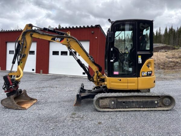 Mini pelle Caterpillar 303.5E CR et 4 remorques – Image 58