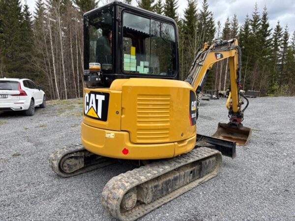 Mini pelle Caterpillar 303.5E CR et 4 remorques – Image 57