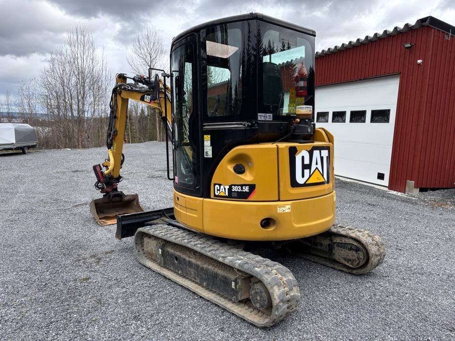 Mini pelle Caterpillar 303.5E CR et 4 remorques – Image 56