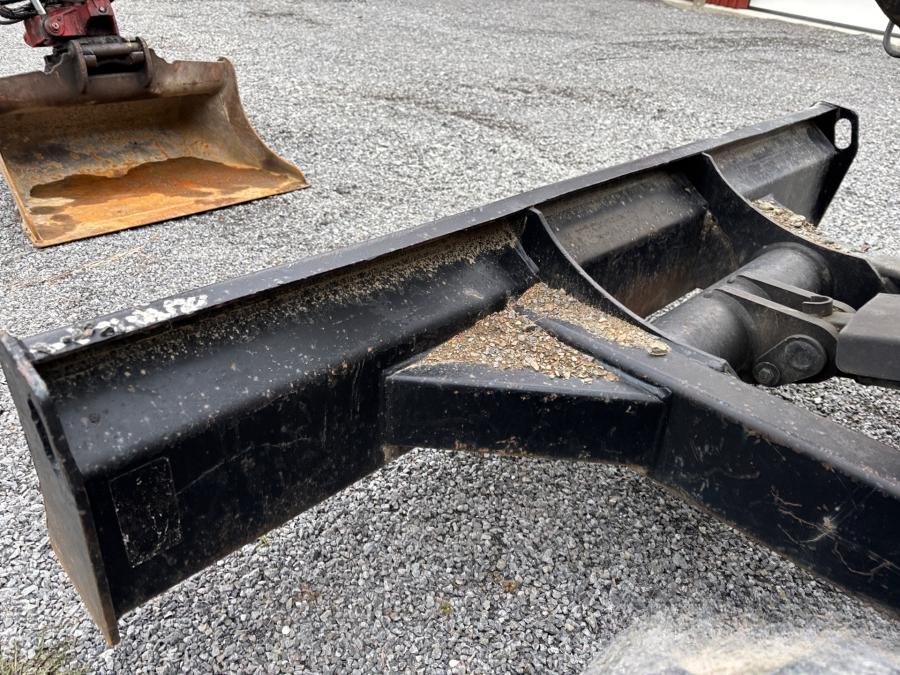 Mini pelle Caterpillar 303.5E CR et 4 remorques – Image 50