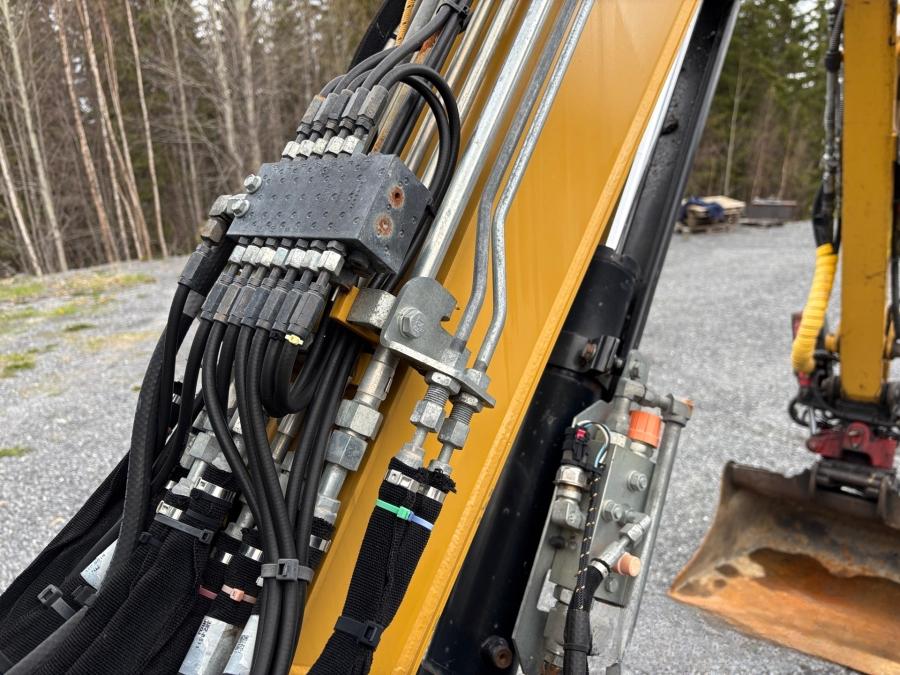 Mini pelle Caterpillar 303.5E CR et 4 remorques – Image 39