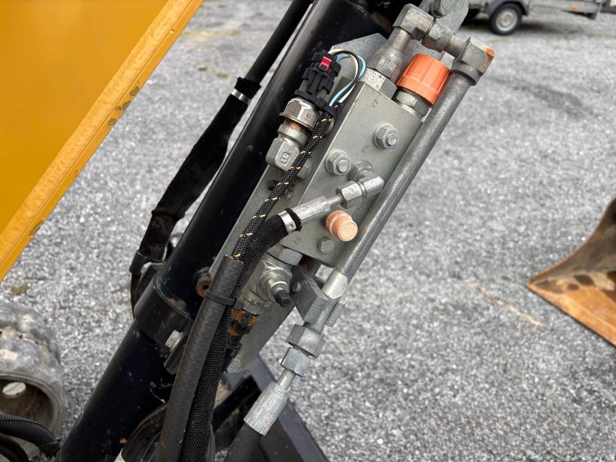 Mini pelle Caterpillar 303.5E CR et 4 remorques – Image 38