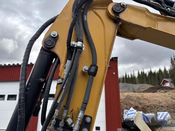 Mini pelle Caterpillar 303.5E CR et 4 remorques – Image 32