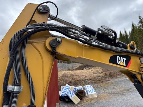 Mini pelle Caterpillar 303.5E CR et 4 remorques – Image 30