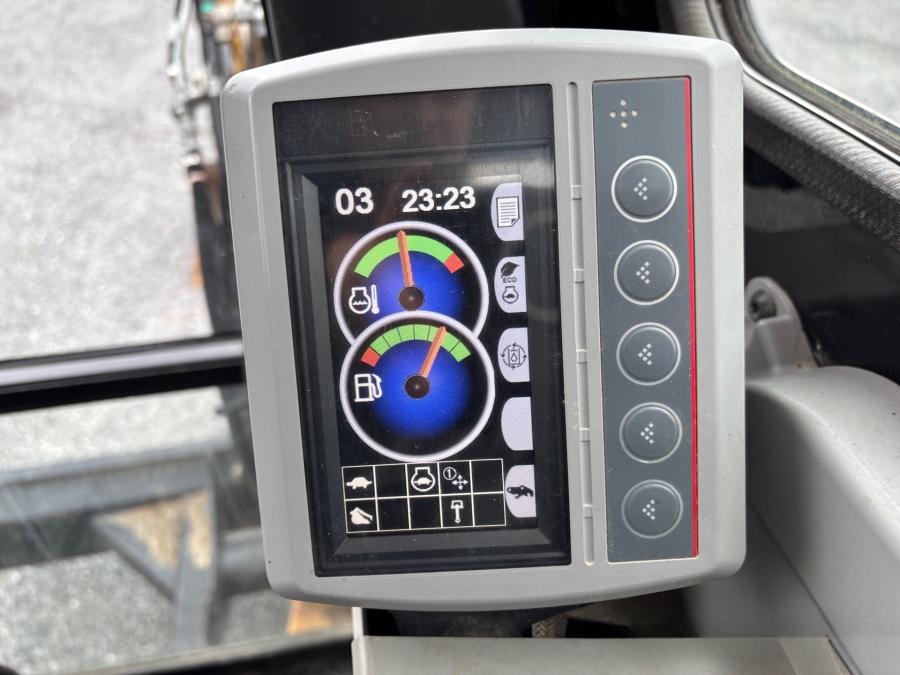 Mini pelle Caterpillar 303.5E CR et 4 remorques – Image 16