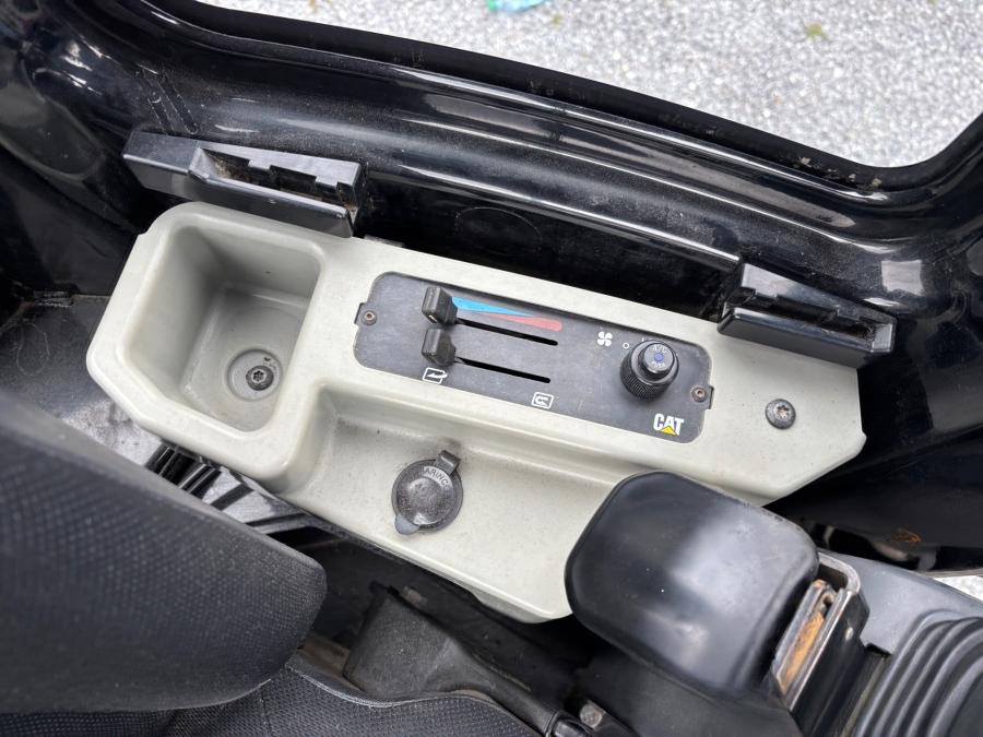 Mini pelle Caterpillar 303.5E CR et 4 remorques – Image 15