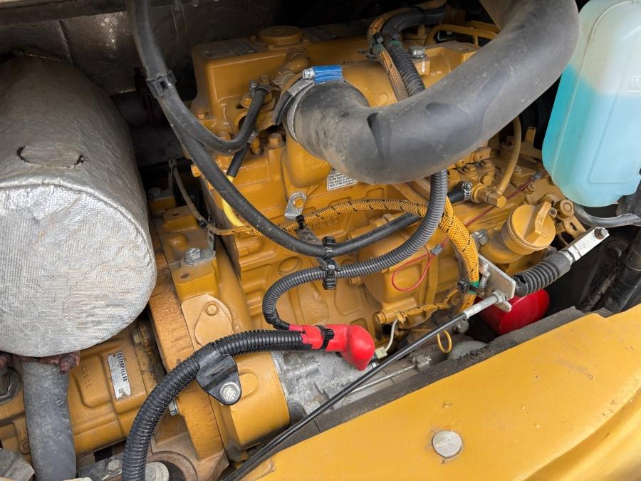 Mini pelle Caterpillar 303.5E CR et 4 remorques – Image 11