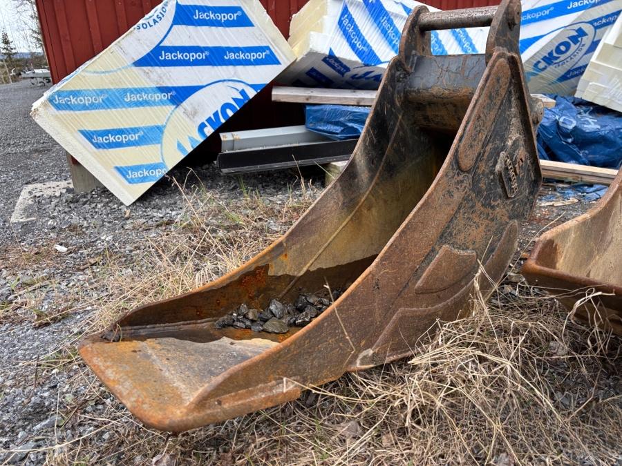 Mini pelle Caterpillar 303.5E CR et 4 remorques – Image 6