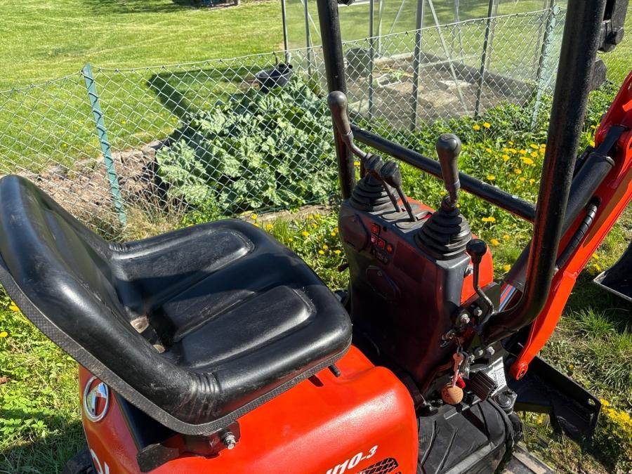 Kubota U10-3 avec remorque et 3 godets – Image 59