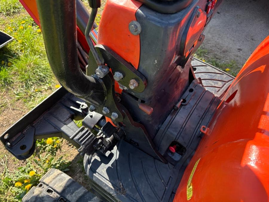 Kubota U10-3 avec remorque et 3 godets – Image 57