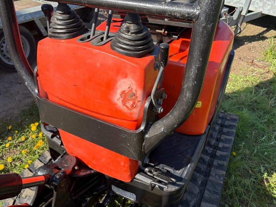 Kubota U10-3 avec remorque et 3 godets – Image 55