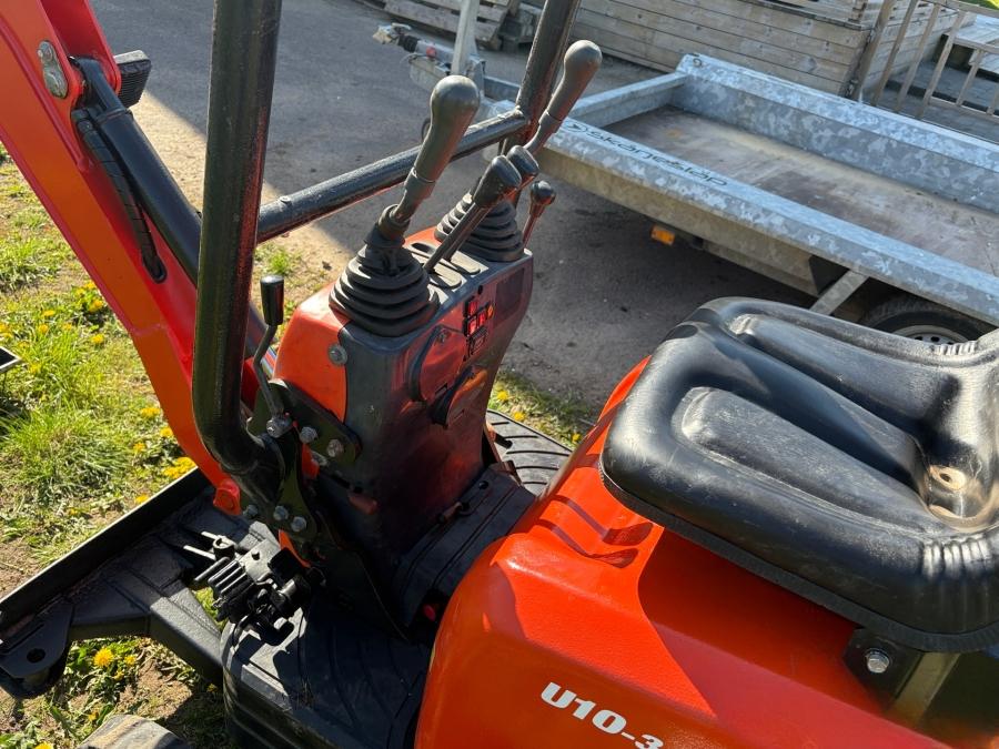 Kubota U10-3 avec remorque et 3 godets – Image 54