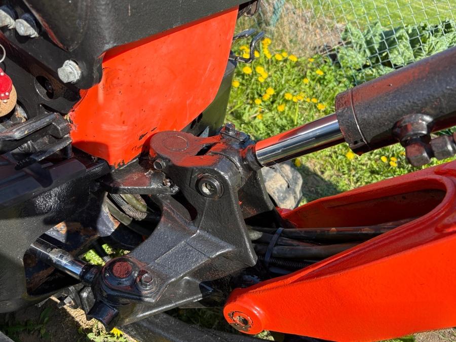 Kubota U10-3 avec remorque et 3 godets – Image 49