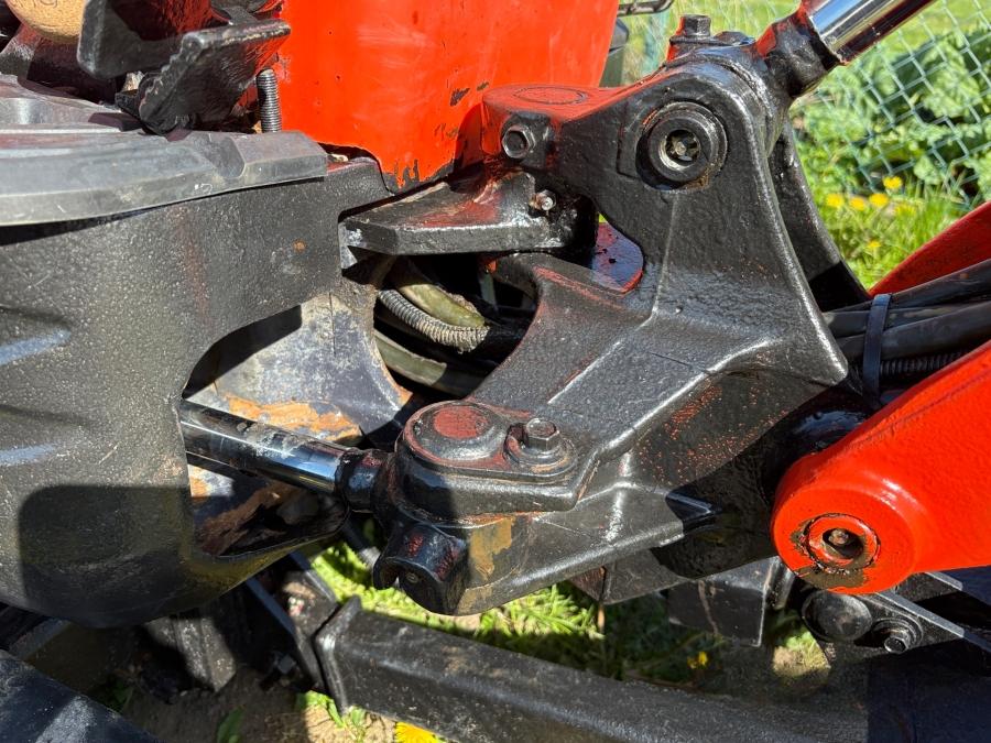 Kubota U10-3 avec remorque et 3 godets – Image 45