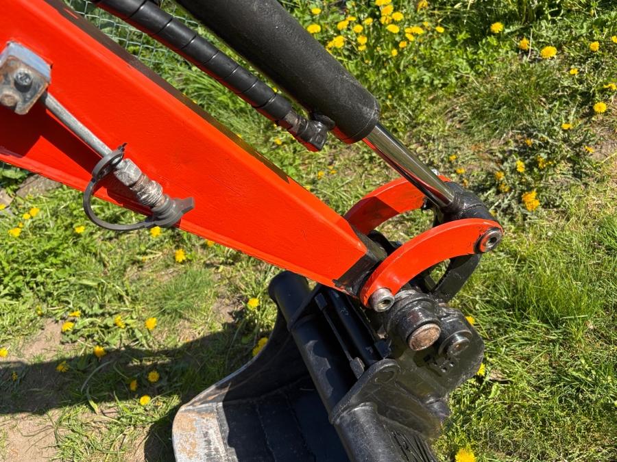 Kubota U10-3 avec remorque et 3 godets – Image 43