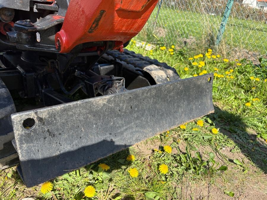 Kubota U10-3 avec remorque et 3 godets – Image 41