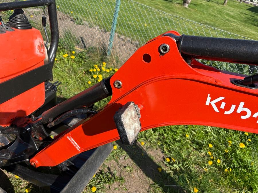 Kubota U10-3 avec remorque et 3 godets – Image 39