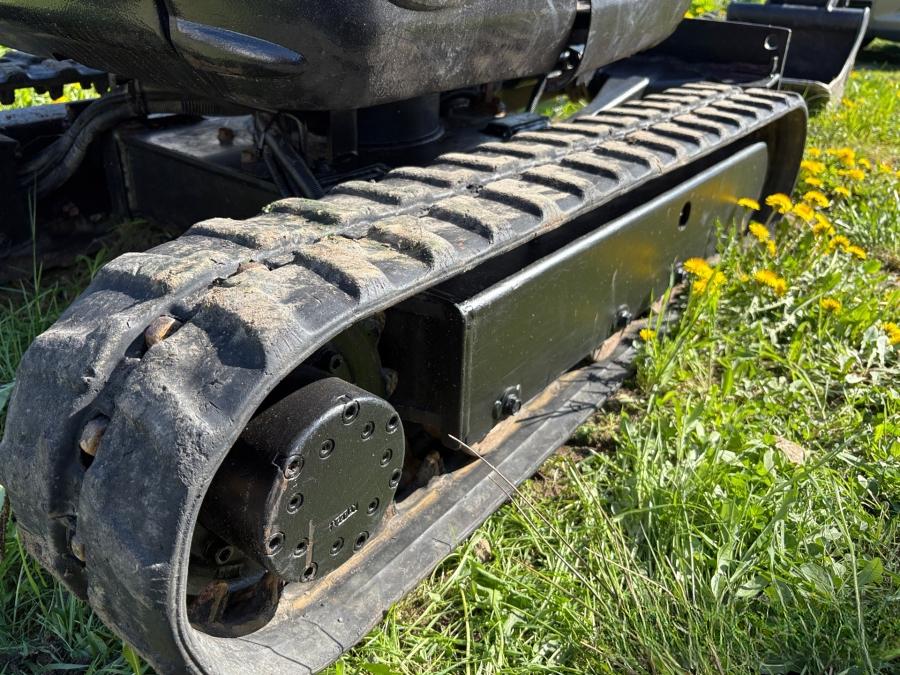 Kubota U10-3 avec remorque et 3 godets – Image 28