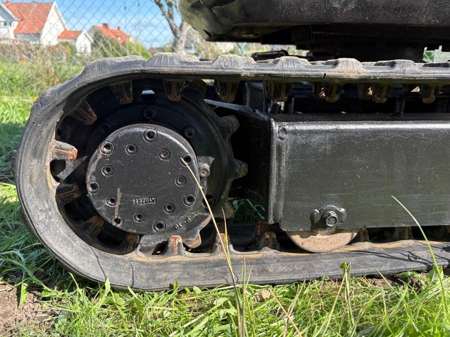 Kubota U10-3 avec remorque et 3 godets – Image 26