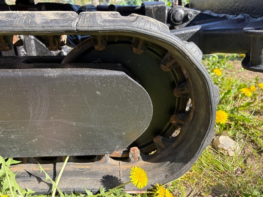 Kubota U10-3 avec remorque et 3 godets – Image 25