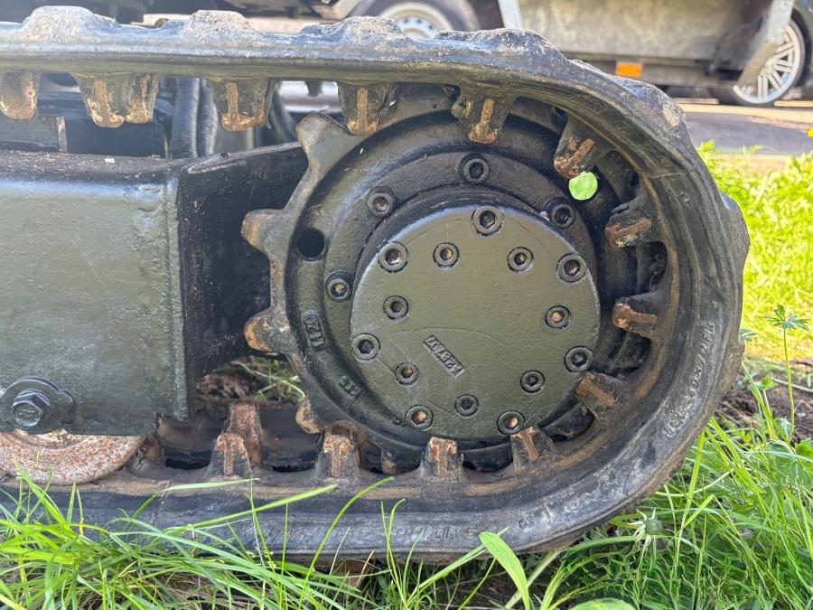 Kubota U10-3 avec remorque et 3 godets – Image 22