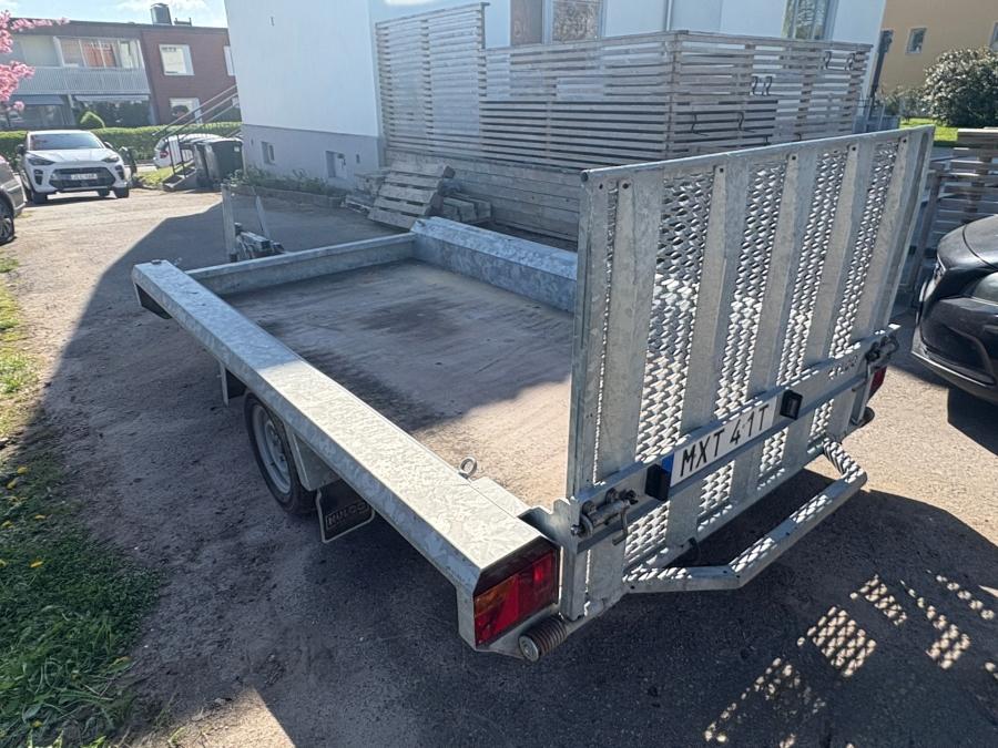 Kubota U10-3 avec remorque et 3 godets – Image 15