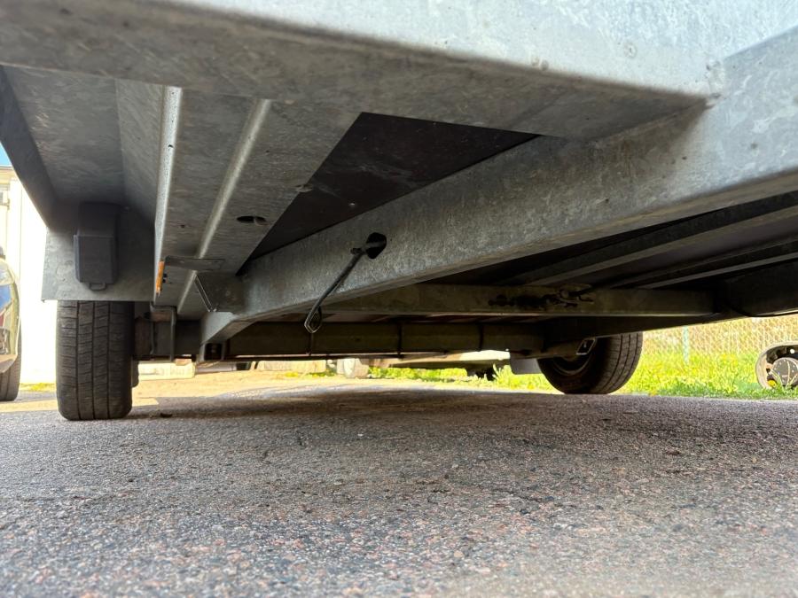 Kubota U10-3 avec remorque et 3 godets – Image 7